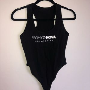 Black fashion nova body suit (never been worn)
